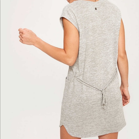 Lolë Pink Sand Madira Dress Size Medium - Picture 4 of 16